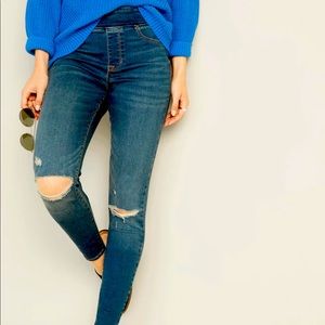Old Navy Rockstar Super Skinny Jeggings, size 8